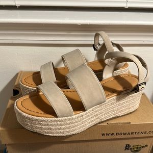 [NWOB] American Eagle Platform Espadrilles W10